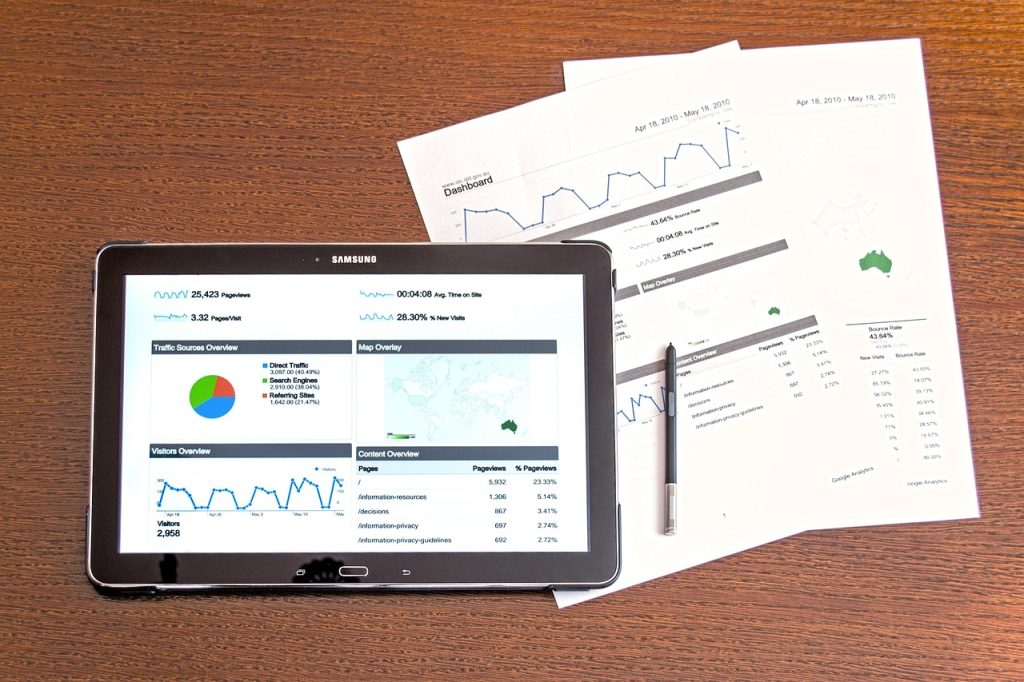 Modern technologies, marketing, business analyst — Avoid Fraud and Verify Legitimacy with Trusted Eat and Run Verification To