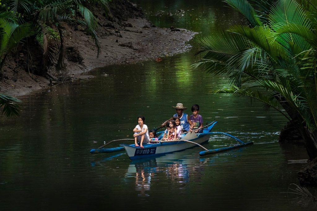 Boat, river, nature — Costa Rica All-Inclusive Surfing Packages: Stress-Free Surfing