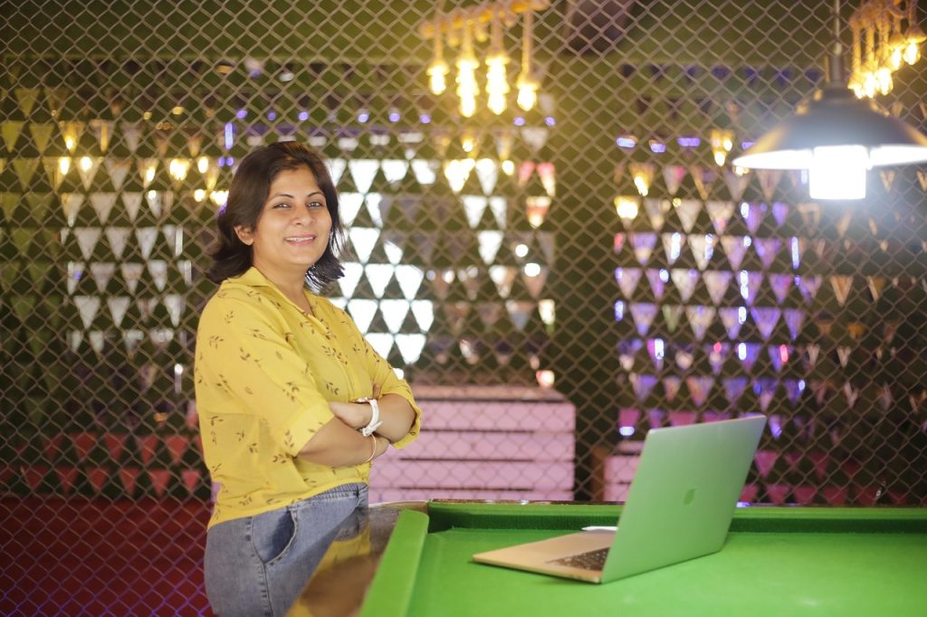 Business woman, freelancer, meeting — Effective Entrepreneurs Delegate