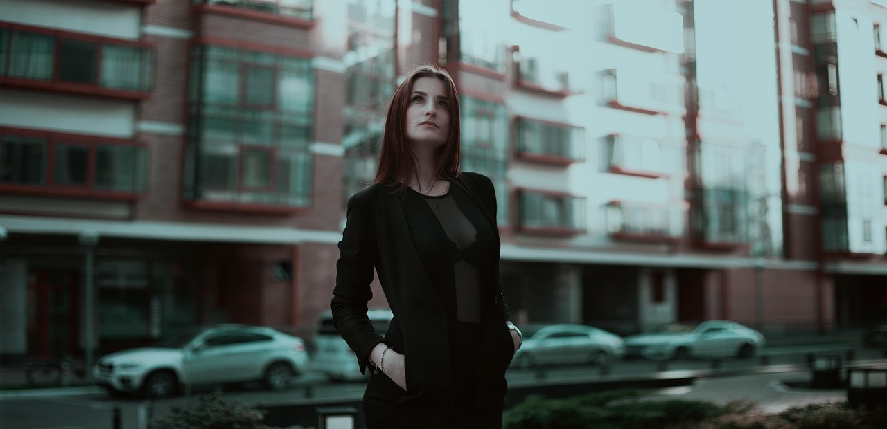 Business woman, business, young woman — RXS Token: Key Features and Benefits for Investors